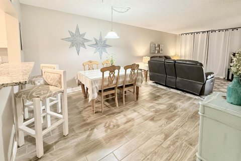 Condominio en venta en Jensen Beach, Florida, 2 dormitorios, 91.42 m2 № 2181616 - foto 4