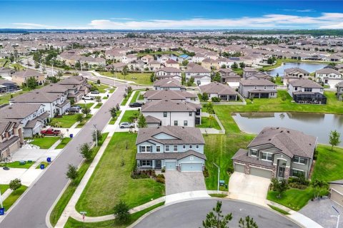 House in Wesley Chapel, Florida 5 bedrooms, 305.83 sq.m. № 1747243 - photo 8