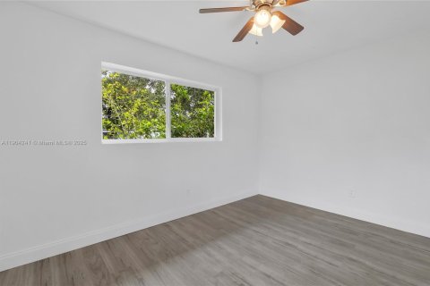 Casa en venta en Cutler Bay, Florida, 3 dormitorios, 118.45 m2 № 1965864 - foto 20
