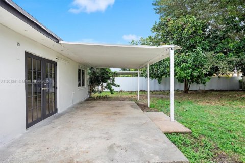 Casa en venta en Cutler Bay, Florida, 3 dormitorios, 118.45 m2 № 1965864 - foto 23