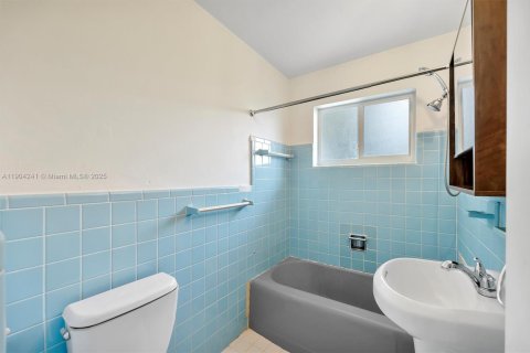 Casa en venta en Cutler Bay, Florida, 3 dormitorios, 118.45 m2 № 1965864 - foto 18
