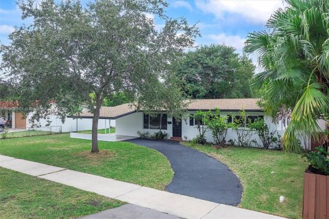 Casa en venta en Cutler Bay, Florida, 3 dormitorios, 118.45 m2 № 1965864 - foto 25