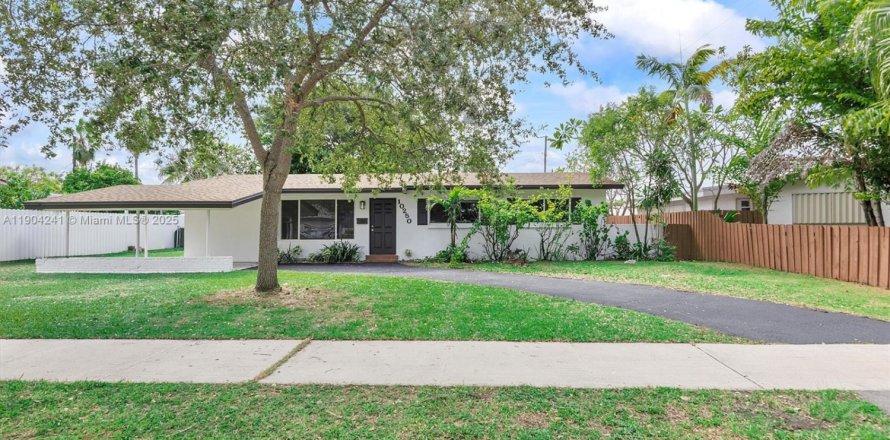 Casa en Cutler Bay, Florida 3 dormitorios, 118.45 m2 № 1965864