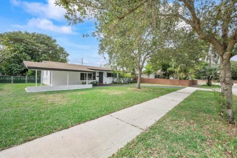 Casa en venta en Cutler Bay, Florida, 3 dormitorios, 118.45 m2 № 1965864 - foto 24