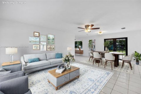 Casa en venta en Cutler Bay, Florida, 3 dormitorios, 118.45 m2 № 1965864 - foto 2