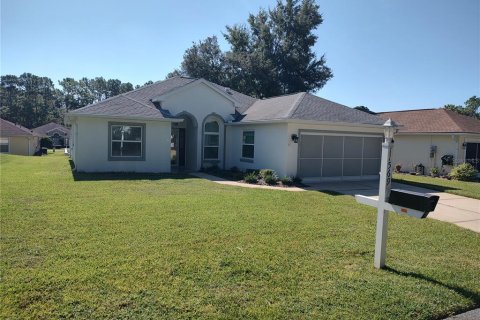House in Ocala, Florida 2 bedrooms, 145.95 sq.m. № 1902574 - photo 1