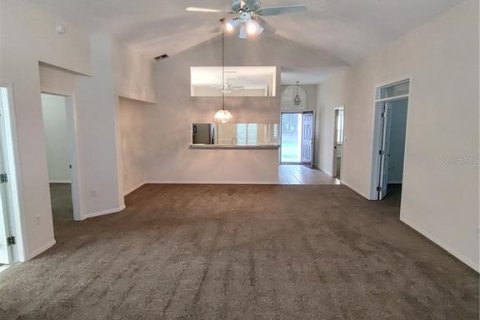 House in Ocala, Florida 2 bedrooms, 145.95 sq.m. № 1902574 - photo 6