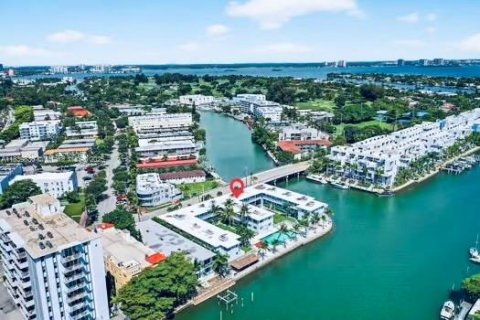 Condominio en venta en Miami Beach, Florida, 2 dormitorios, 75.16 m2 № 1979950 - foto 2