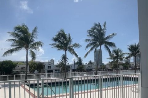 Condominio en venta en Miami Beach, Florida, 2 dormitorios, 75.16 m2 № 1979950 - foto 26