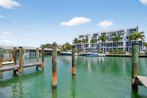 Condominio en venta en Miami Beach, Florida, 2 dormitorios, 75.16 m2 № 1979950 - foto 5