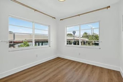 Condominio en venta en Miami Beach, Florida, 2 dormitorios, 75.16 m2 № 1979950 - foto 18