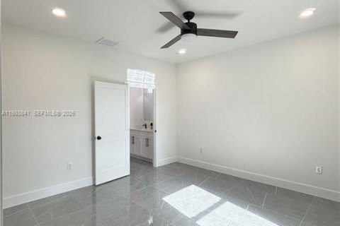 Casa en venta en Lehigh Acres, Florida, 3 dormitorios, 130.62 m2 № 2046730 - foto 11