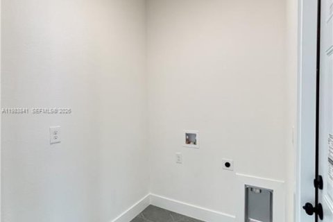 Casa en venta en Lehigh Acres, Florida, 3 dormitorios, 130.62 m2 № 2046730 - foto 16