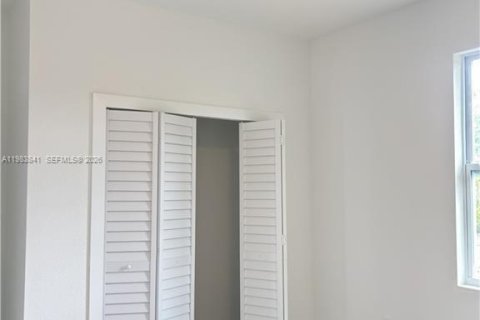 Casa en venta en Lehigh Acres, Florida, 3 dormitorios, 130.62 m2 № 2046730 - foto 12