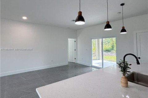 Casa en venta en Lehigh Acres, Florida, 3 dormitorios, 130.62 m2 № 2046730 - foto 7