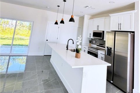 Casa en venta en Lehigh Acres, Florida, 3 dormitorios, 130.62 m2 № 2046730 - foto 6