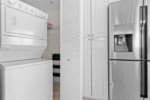 Copropriété à vendre à Miami, Floride: 2 chambres, 133.78 m2 № 1927527 - photo 9