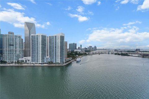 Copropriété à vendre à Miami, Floride: 2 chambres, 133.78 m2 № 1927527 - photo 2