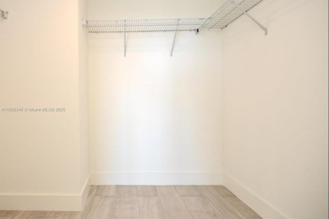 Copropriété à louer à Sunrise, Floride: 2 chambres, 97.55 m2 № 1964224 - photo 8