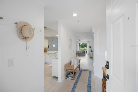 Copropriété à vendre à Sarasota, Floride: 2 chambres, 156.45 m2 № 2151801 - photo 2