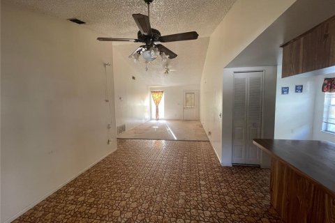 House in Tampa, Florida 3 bedrooms, 122.07 sq.m. № 2196681 - photo 8