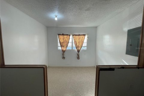 House in Tampa, Florida 3 bedrooms, 122.07 sq.m. № 2196681 - photo 25