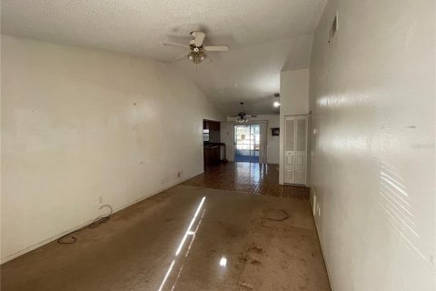 House in Tampa, Florida 3 bedrooms, 122.07 sq.m. № 2196681 - photo 6