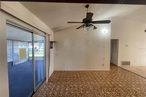 House in Tampa, Florida 3 bedrooms, 122.07 sq.m. № 2196681 - photo 9