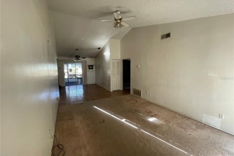 House in Tampa, Florida 3 bedrooms, 122.07 sq.m. № 2196681 - photo 5