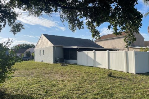 House in Tampa, Florida 3 bedrooms, 122.07 sq.m. № 2196681 - photo 4