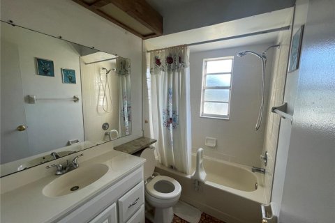 House in Tampa, Florida 3 bedrooms, 122.07 sq.m. № 2196681 - photo 20