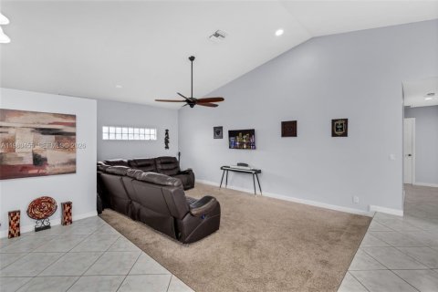 House in Lauderhill, Florida 3 bedrooms, 175.59 sq.m. № 2051258 - photo 6