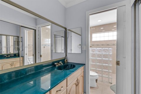 House in Lauderhill, Florida 3 bedrooms, 175.59 sq.m. № 2051258 - photo 15