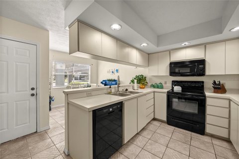 Condo in Crystal River, Florida, 4 bedrooms № 2197110 - photo 13