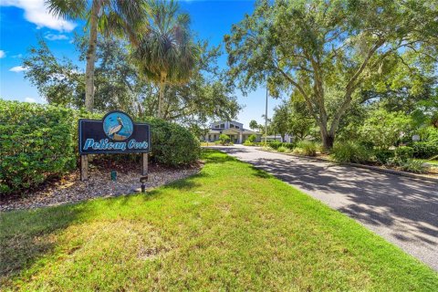 Condo in Crystal River, Florida, 4 bedrooms № 2197110 - photo 2