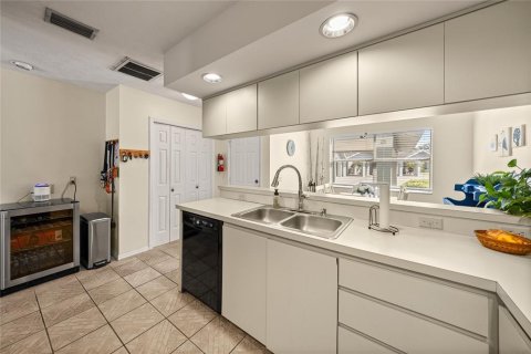Condo in Crystal River, Florida, 4 bedrooms № 2197110 - photo 9