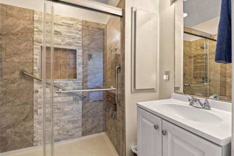 Condo in Crystal River, Florida, 4 bedrooms № 2197110 - photo 25