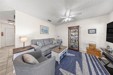 Condo in Crystal River, Florida, 4 bedrooms № 2197110 - photo 15