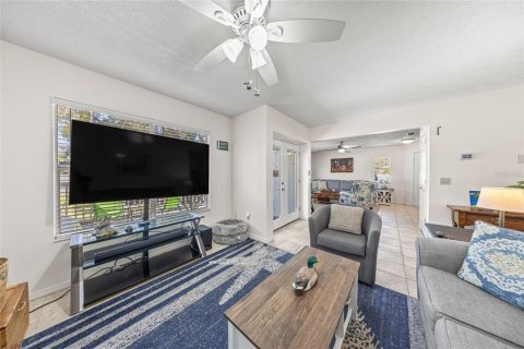 Condo in Crystal River, Florida, 4 bedrooms № 2197110 - photo 16