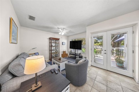 Condo in Crystal River, Florida, 4 bedrooms № 2197110 - photo 17