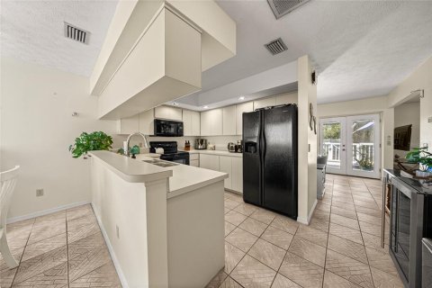 Condo in Crystal River, Florida, 4 bedrooms № 2197110 - photo 14