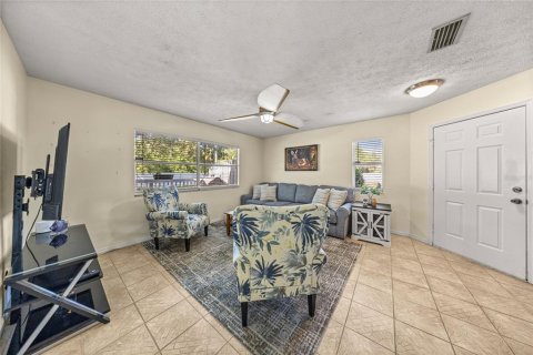 Condo in Crystal River, Florida, 4 bedrooms № 2197110 - photo 23