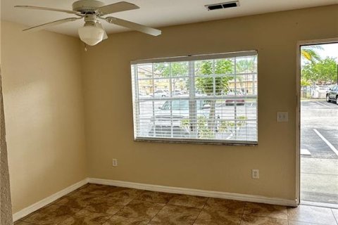 Townhouse in Kissimmee, Florida 2 bedrooms, 89.19 sq.m. № 1769904 - photo 5