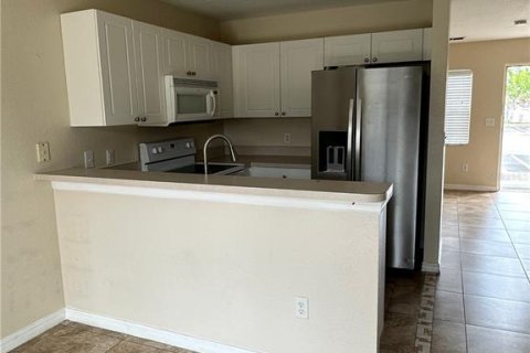 Townhouse in Kissimmee, Florida 2 bedrooms, 89.19 sq.m. № 1769904 - photo 10