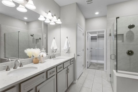 House in Lutz, Florida 3 bedrooms, 256.69 sq.m. № 2339440 - photo 30
