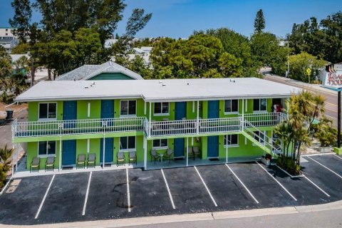 Commercial property in Treasure Island, Florida 351.17 sq.m. № 1249300 - photo 6