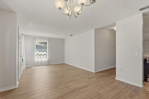 Casa en venta en Winter Haven, Florida, 4 dormitorios, 177.16 m2 № 2228380 - foto 4