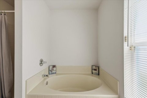 Casa en venta en Winter Haven, Florida, 4 dormitorios, 177.16 m2 № 2228380 - foto 23