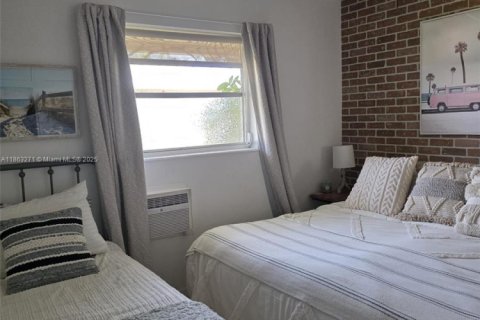 Condo in Hollywood, Florida, 1 bedroom  № 1893310 - photo 7