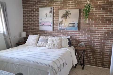 Condo in Hollywood, Florida, 1 bedroom  № 1893310 - photo 8